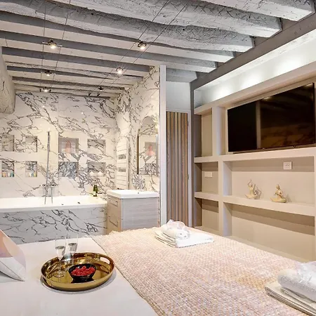 335 Me3d - Superb In Apartment