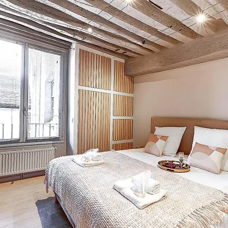 335 Me3d - Superb In *