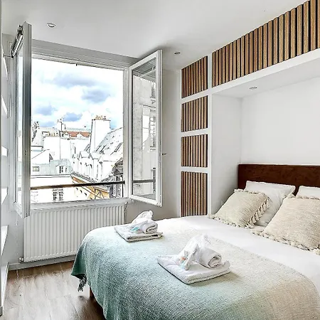 335 Me3d - Superb In * Paříž